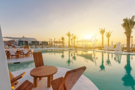 The 5 Best Beach Bars in Dubai - WanderLuxe