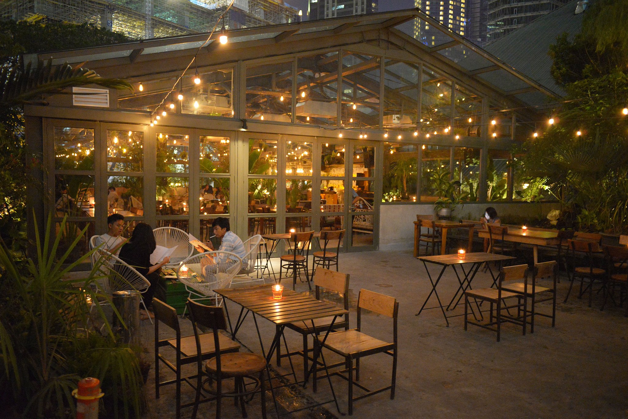 Guy S Guide Escape The Traffic At One Of These Jakarta Rooftop Bars Wanderluxe